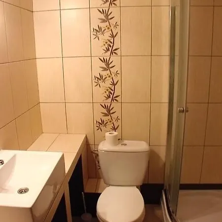 Kalmar לינה וארוחת בוקר 3*