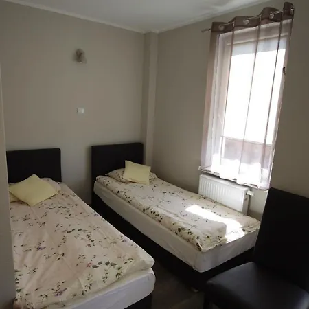 Kalmar לינה וארוחת בוקר דארלובקו