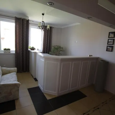 לינה וארוחת בוקר Kalmar דארלובקו