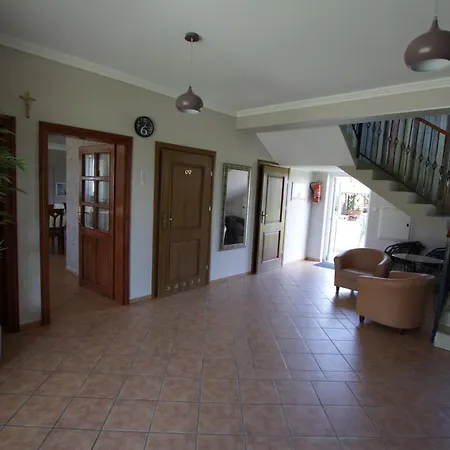 לינה וארוחת בוקר Kalmar דארלובקו