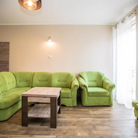 לינה וארוחת בוקר Kalmar דארלובקו