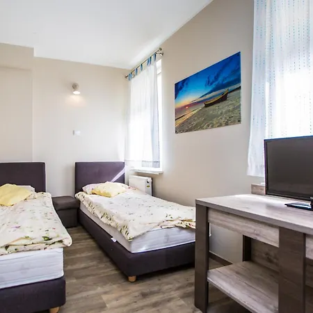 Kalmar לינה וארוחת בוקר 3*